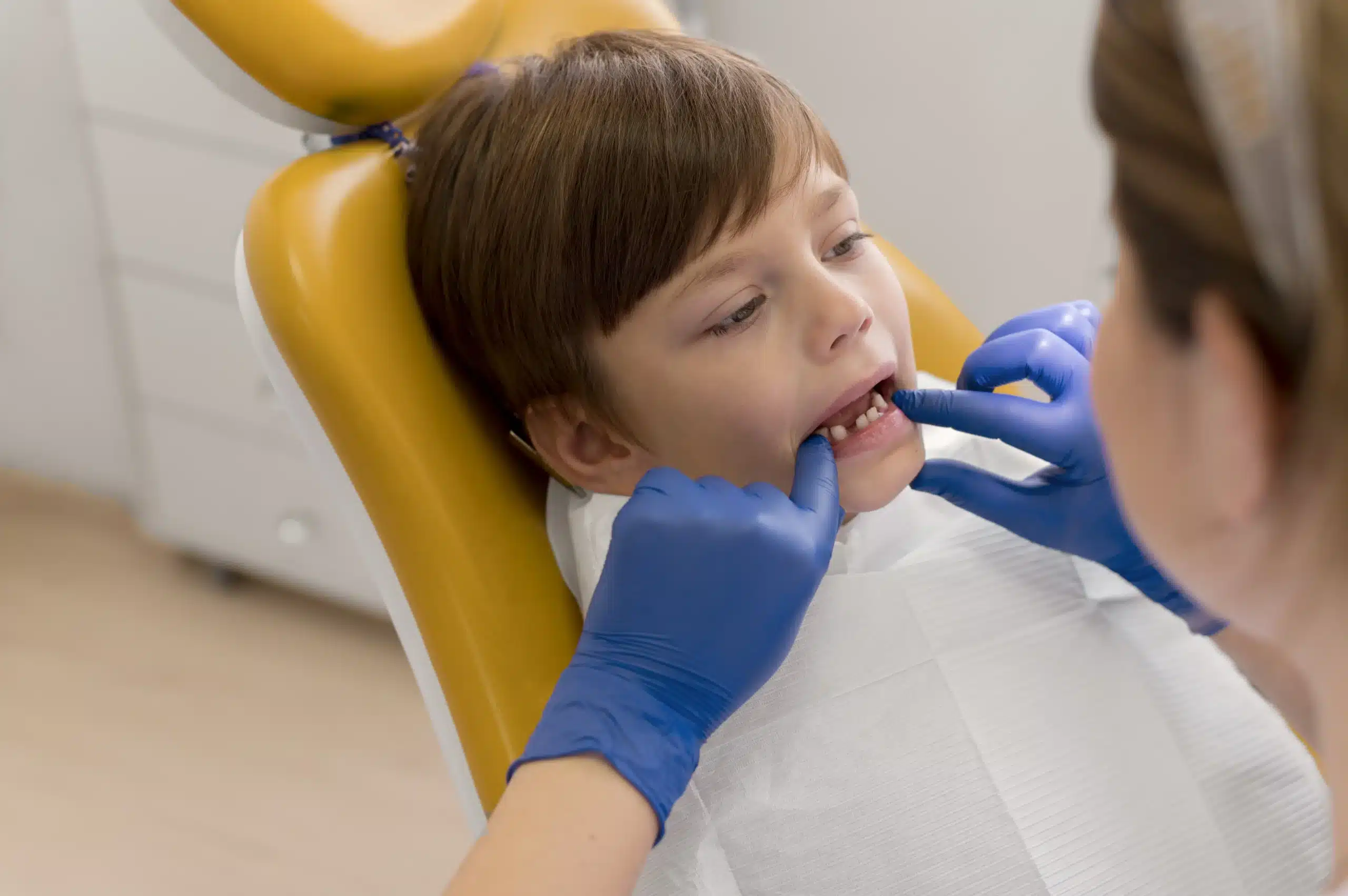 ¿Cuándo llevar al niño al dentista por primera vez